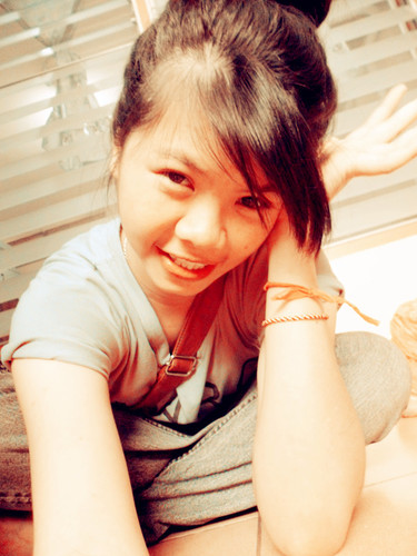 ไม่สวยหรอกค่ะ แต่ก็เฉยๆ ไร้สาระไปวันๆไม่มีอะไรดีเลย 55555555555555