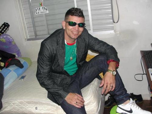 Feliz, Humilde, Batalhador e Filho de Deus. Contato Para Show: 3178124442 ID 120*46455
http://t.co/vv0ZuKwEd6