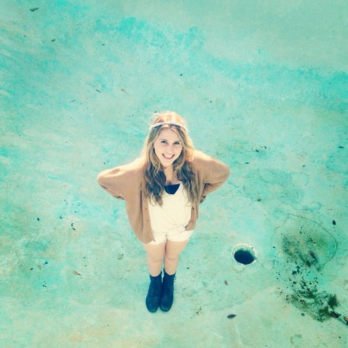 carlyygilmore's profile picture. 