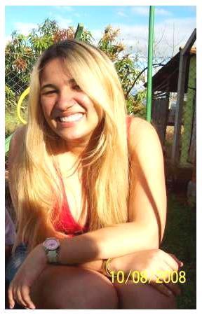 Ariana.Atrasada.Autêntica.
Atrapalhada.Amada.Amorosa.Ansiosa.Alto-Astral.Amiga.
Alegre.Antenada.São-Paulina.