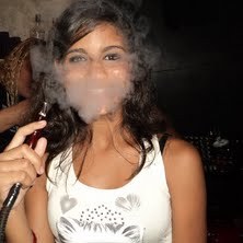 nãao mee espeelho een ninguém ,
apennas aprendi com a vida a ser eo mesmÁ !..
