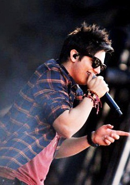 Since:06/01/12 o@LuanSantanaSeguiu:_\_/_,Pra ser fâ não precisa ser desde o começo, mais sim até o Fim ♥ @luansantana te amo meeu  nego.pra sempre meu meteoro♥'