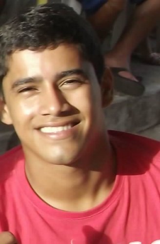 Não viva para que a sua presença seja notada,
mas para que a sua falta seja sentida. (bob marley)