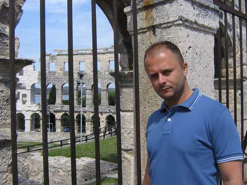 Hotelijer, putnik... inovator... zeljan novih znanja i izazova...