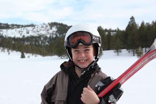 SCV Ski School caters to active families by offering all-inclusive snowboard and ski lesson programs where we provide roundtrip bus transport to the ski resorts