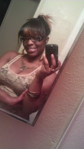 I'm 5'0 have a sassy attitude I love to sing and I'm very goofy... I dnt like dumb ppl or ppl that do dumb shit ta piss me off
