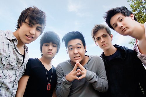 Vocês me conquistaram, e espero um dia abraçar todos vocês. @bandaup vocês são os príncipes mais lindos do mundo. ! Since: 30/05  Dona: @Cynde_Restart !