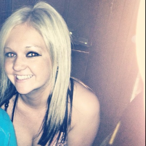 blondebomber4's profile picture. 