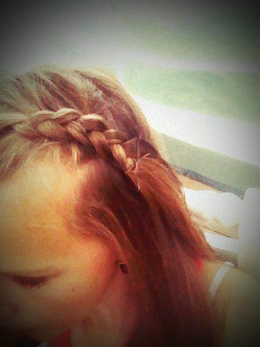 #FollowBack! Hi, I'm Sally :) I love THG, food :P, guys that care about me, likes THG and doing archery, idk why xD ^^ #LookDoesntMatterInsidesBeautiful! Music3