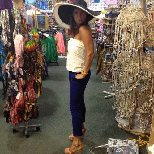 sunny1682's profile picture. live. laugh. love. repeat.