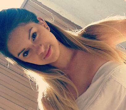 Como vai você? Oi, tchau Um dia aqui, outro lá E mais uma vez é hora de ir Miss Popular sempre na estrada  Mas com o meu melhor comportamento