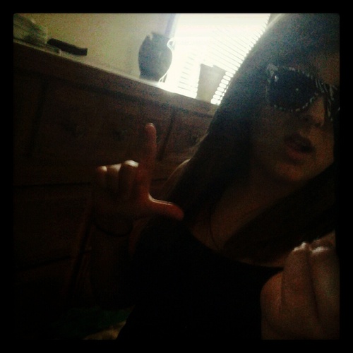 elizabethannx27's profile picture. i live for the nights i cant remember, with the people i wont forget.