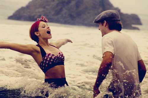 Just a crazy redheaded teen rantin about her crazy life... at least its entertaining #TeamFollowback