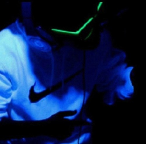 spongey66's profile picture. أحدٍ إذآ مديت له طيبك يغـيب مآتملي عيونه ..  كبآر آلفعـآيـل وأحدٍ يموت إن كآن سويت به طِيب يخآف مآيقـدر يرد آلجمـآيل