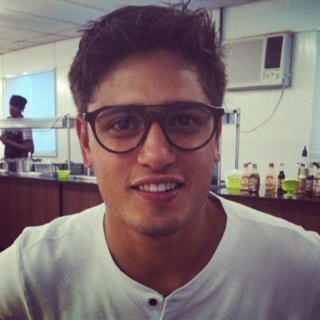 Daniel Rocha, 21 anos, ator e modelo. Atualmente em #AvenidaBrasil.  Sou apenas mais um jovem em busca de seus sonhos e objetivos.