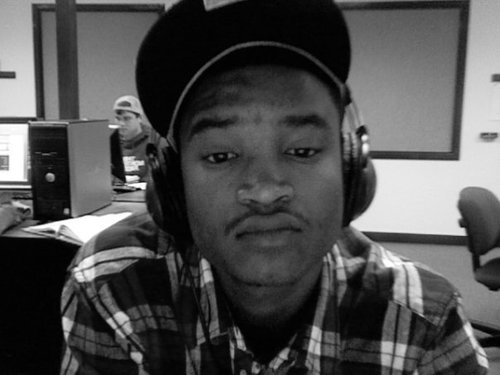 22 and WISE, College Senior, Assistant Producer / Board Operator @ WSIU NPR Radio.. http://t.co/nSLdFHRmSM
#smg2012
#airjordancollector