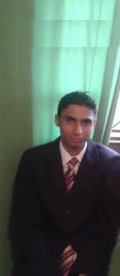 20 anos, desenvolvedor web/desktop/mobile.

 msn renatoiub@live.com




http://t.co/PLX9oCkpFS