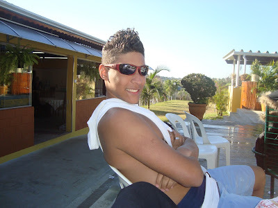 Sou uma bela pessoa descobrindo as maravilhas do mundo!!!