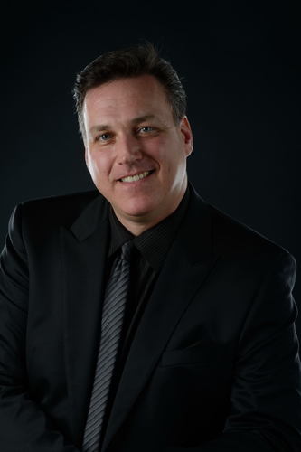 US singer. New album  SOLILOQUY for release July.
Glenn Miller band gave me my start. Album Every Step of the Way 1990 my big hit to date.