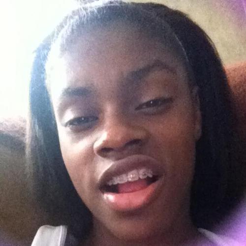 Y O , @KellyKellz Holds MY Heart(:
- only fw' Amber , Monica , Raven && Rickel !
# Freee KYLiN !