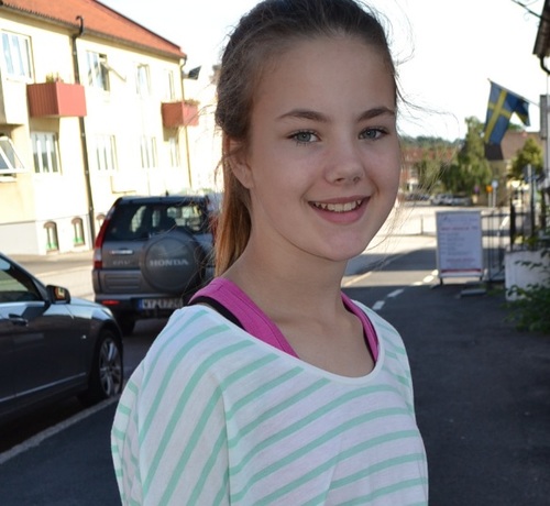 I'm love my friends,Cheerleading and Justin Bieber❤ please follow me!