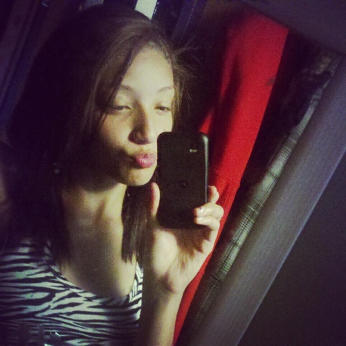 im katelyn. 16 grad 2013 #teamlightskin #teampretty must follow :) ill follow back