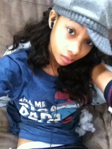 im a hustla, about my money,and loved by 1 of the realest u will eva kno