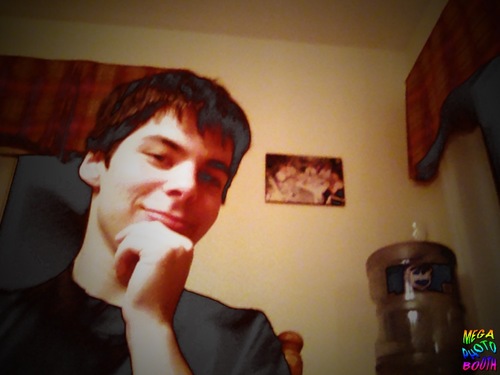Je suis un simple fan de musique et de manga qui aime les réseaux sociaux... Pour le reste, vous-vous en foutez. :P