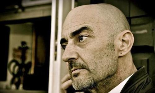 Avvocato civilista e gestalt counselor. Attivista dei diritti civili. Segreteria PD Puglia (delega diritti, cittadinanza e immigrazione). Assemblea Nazionale PD