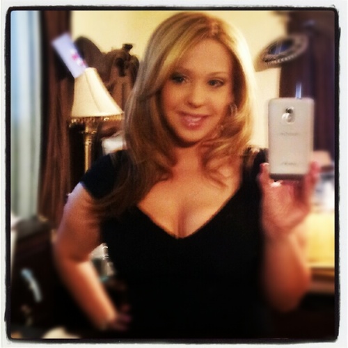 mirella_lg's profile picture. 