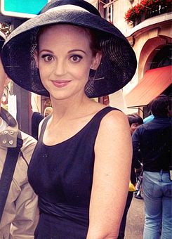 hi im Rebecca Coode i go to st barts and im brainy im also 12 on 28th Aug!! and i think jayma and wemma is perfection and jayma wrote back on 21st may 2012