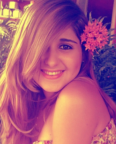 Não me descrevo. Não me limito. ¬¬  ‹з