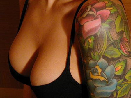 sexy mom having some fun. hubby likes it 😛