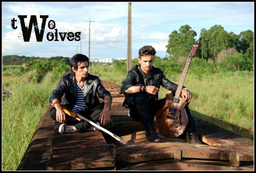 TwoWolvesBand's profile picture. Twitter oficial da banda Two Wolves, fique por dentro dos lançamentos, notícias e tudo relacionado a nossa banda.