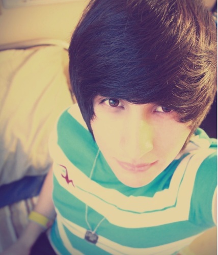 If I'm alone I cannot hate, I don't deserve to have you... my smile was taken long ago, if I can change I hope I never know ♪