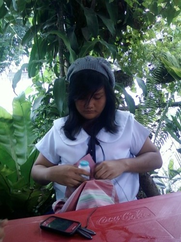 - I love being me, it makes the right people mad, and the right people happy. :)) follow me and i'll follow you back ;)