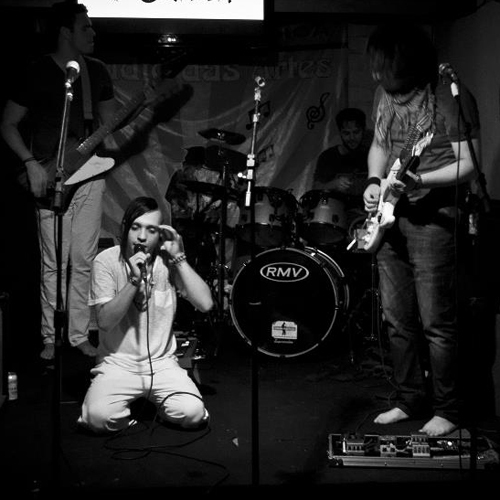 Brazilian band that blends Rock, electronic and classical music. Well at least mostly. Contact us: https://t.co/QiWlxbWm8z