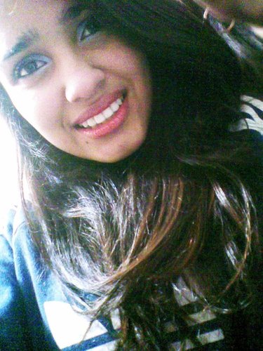 O seu sorriso vale mais que um diamante  :D