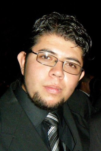 alexcomo08's profile picture. 