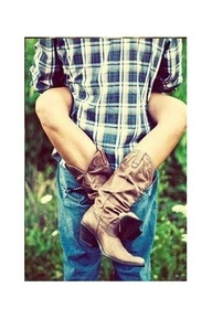 Raised in the South, loves God, my momma, and baseball boys.