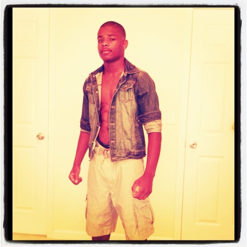 Ion evn do dat BIO shit but ill do it just so yall can go Follow My Other Half @SoThatsJASMINE_