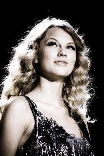 I L.O.V.E Taylor Swift, what more can I say? #SwiftyForLife