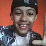 Amo muito momentos incriveis ,mais sem a pessoa perto de vc isso fica cada vez mais dificil de alcançar , seguir sempre em frente ...rsrsrs