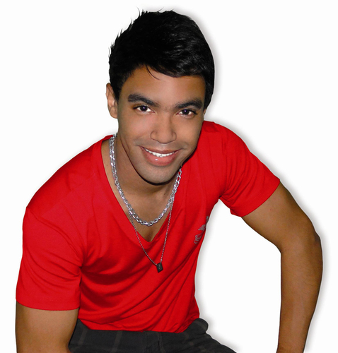 Cantor e compositor. Sou simples e gosto de ser feliz à todo momento.