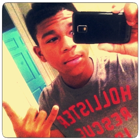 F__k Thee Bio . Follow Mhee @_SwaggOnYoTweet &'d i'll Follow Backk !