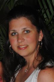 I am a thirty-one Executive Director and Independent Consultant. I love spending time with my family!