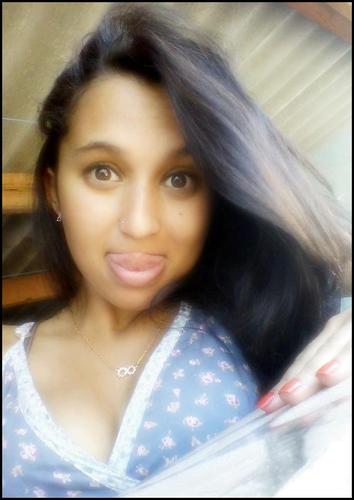 Se algumas pessoas se afastarem de você , não fique triste ! Isso é resposta das orações : livrai-me de todo mal , amém !* ;Pp   
 ზ ♕   !*