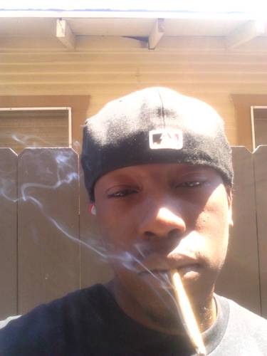 hennessy_114's profile picture. Grew up in cali san Diego went to the east coast brockton mass grad 2005 I do music my artist name is Hennessy aka the Y.G my crew is BMC the movement G block