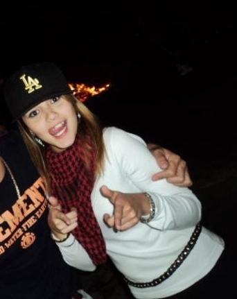 - ㅤ ㅤ  Prima da @amandalinard & da @Pamelagiovanna3  ; ㅤ ㅤ ㅤ ㅤ e irmã da @thamires_linard  , Eu te amo ❤ ㅤ ㅤ ㅤ ㅤ #_Deus #msn : thais.linard@hotmail.com