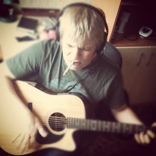 YanFrankovski's profile picture. Гитарист-Философ-Фотограф-Художник-Троль-Петросян-Певец-Актёр-Социалист и просто хороший человек XDD